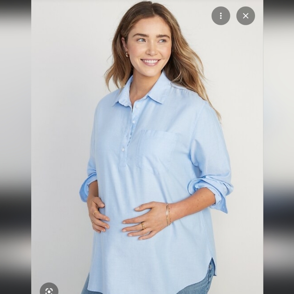 Old Navy Oxford Boyfriend Popover Light Blue Button-Up Maternity Shirt S